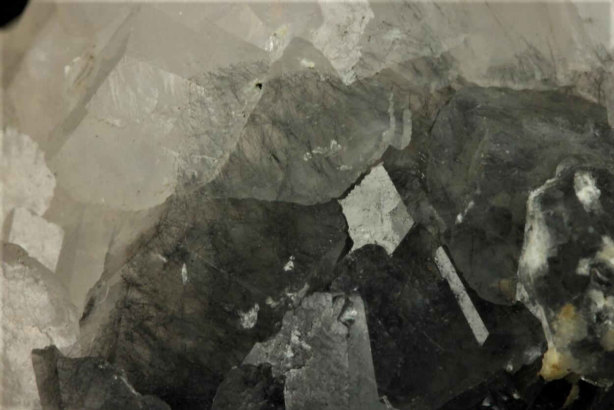 Manganoan Calcite With Boulangerite