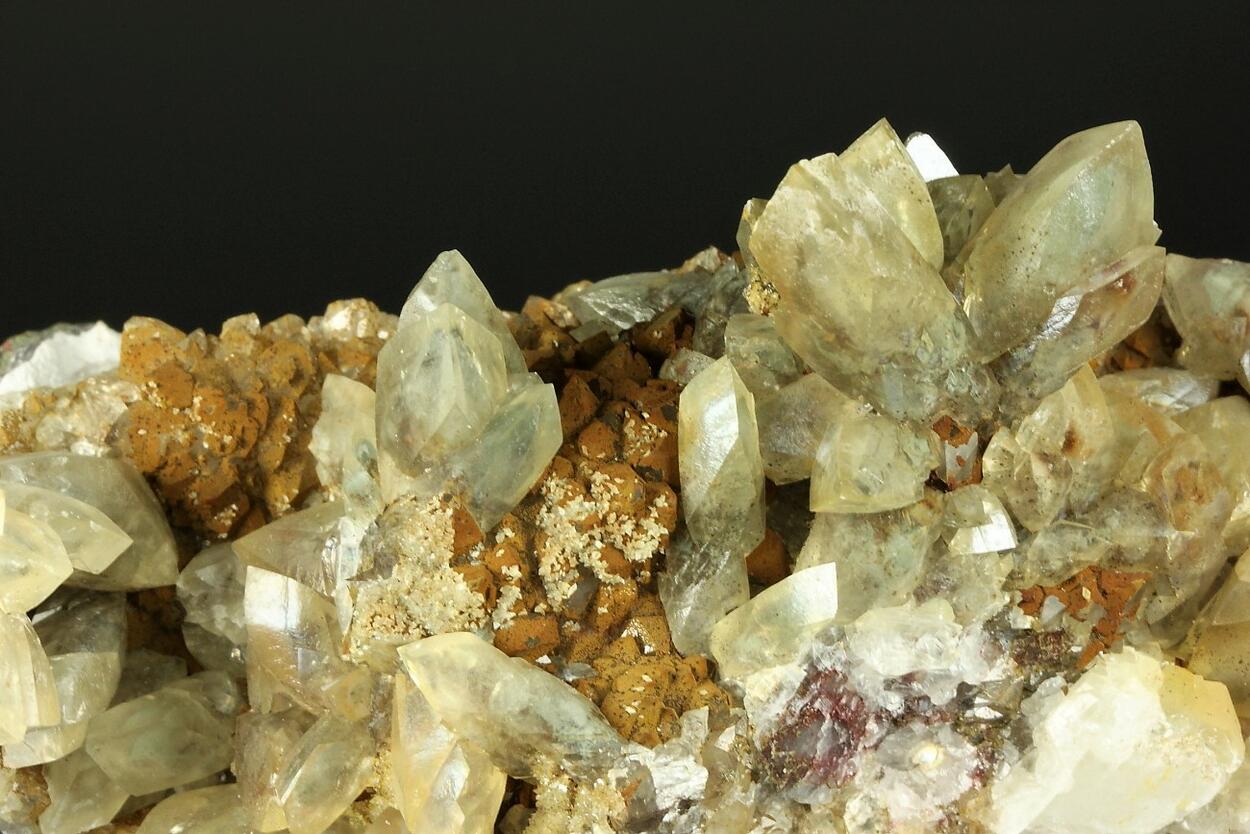 Calcite On Agate Psm Aragonite