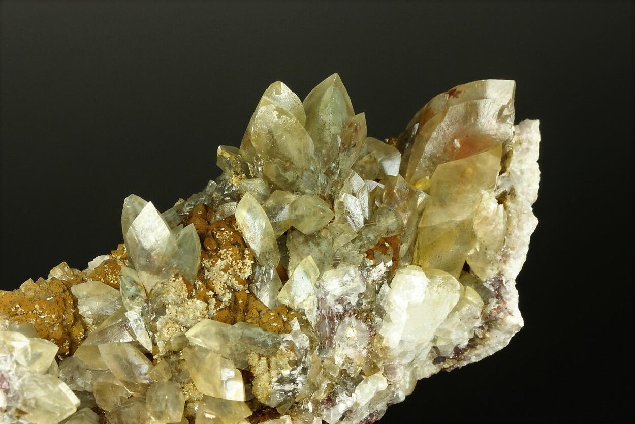 Calcite On Agate Psm Aragonite