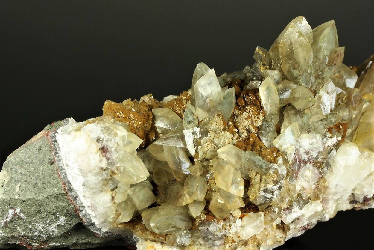 Calcite On Agate Psm Aragonite