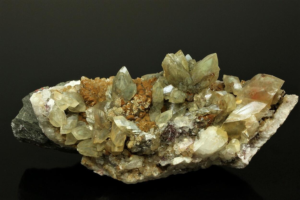 Calcite On Agate Psm Aragonite