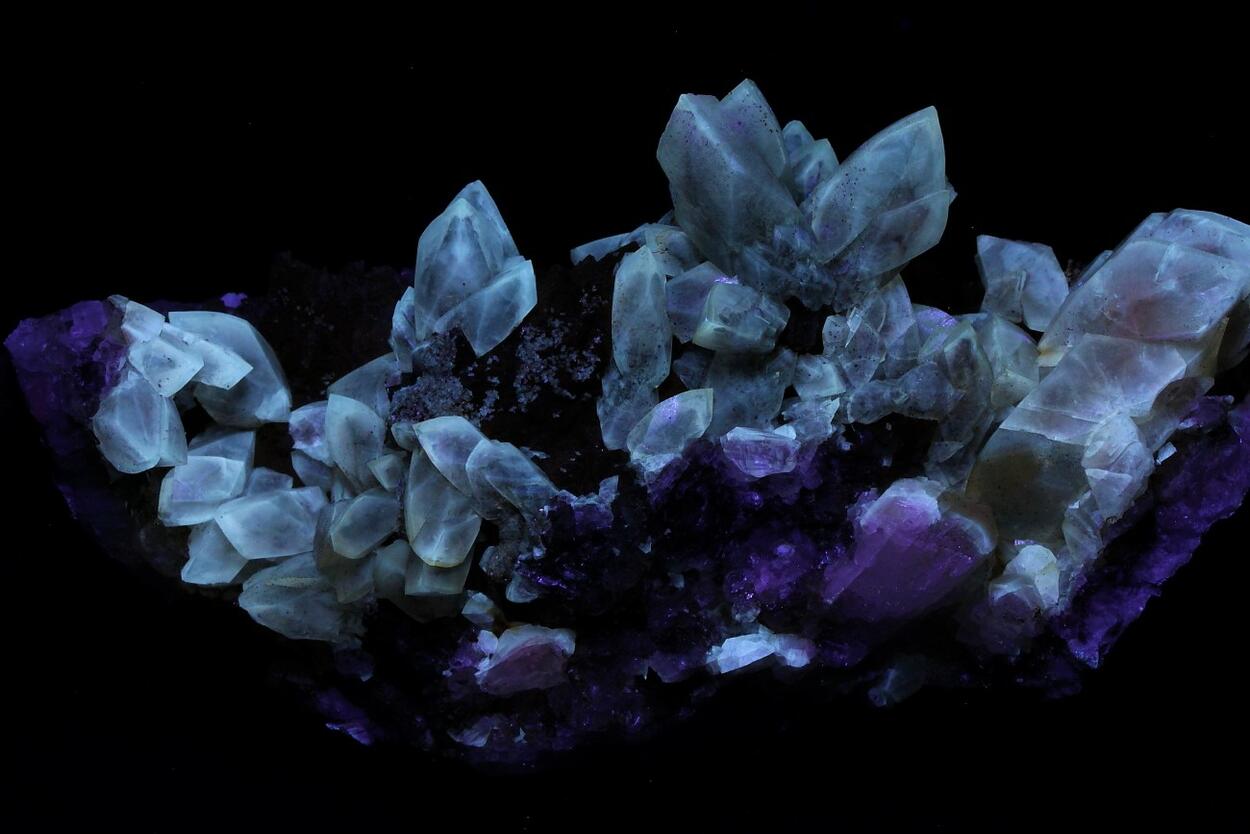 Calcite On Agate Psm Aragonite