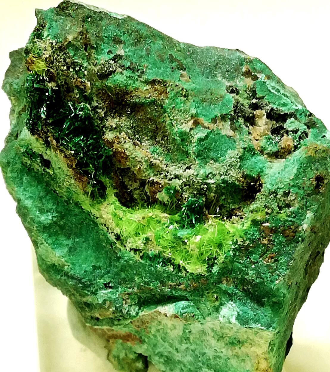 Cuprosklodowskite & Malachite