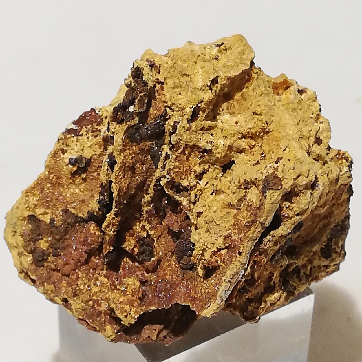 Kapundaite & Leucophosphite