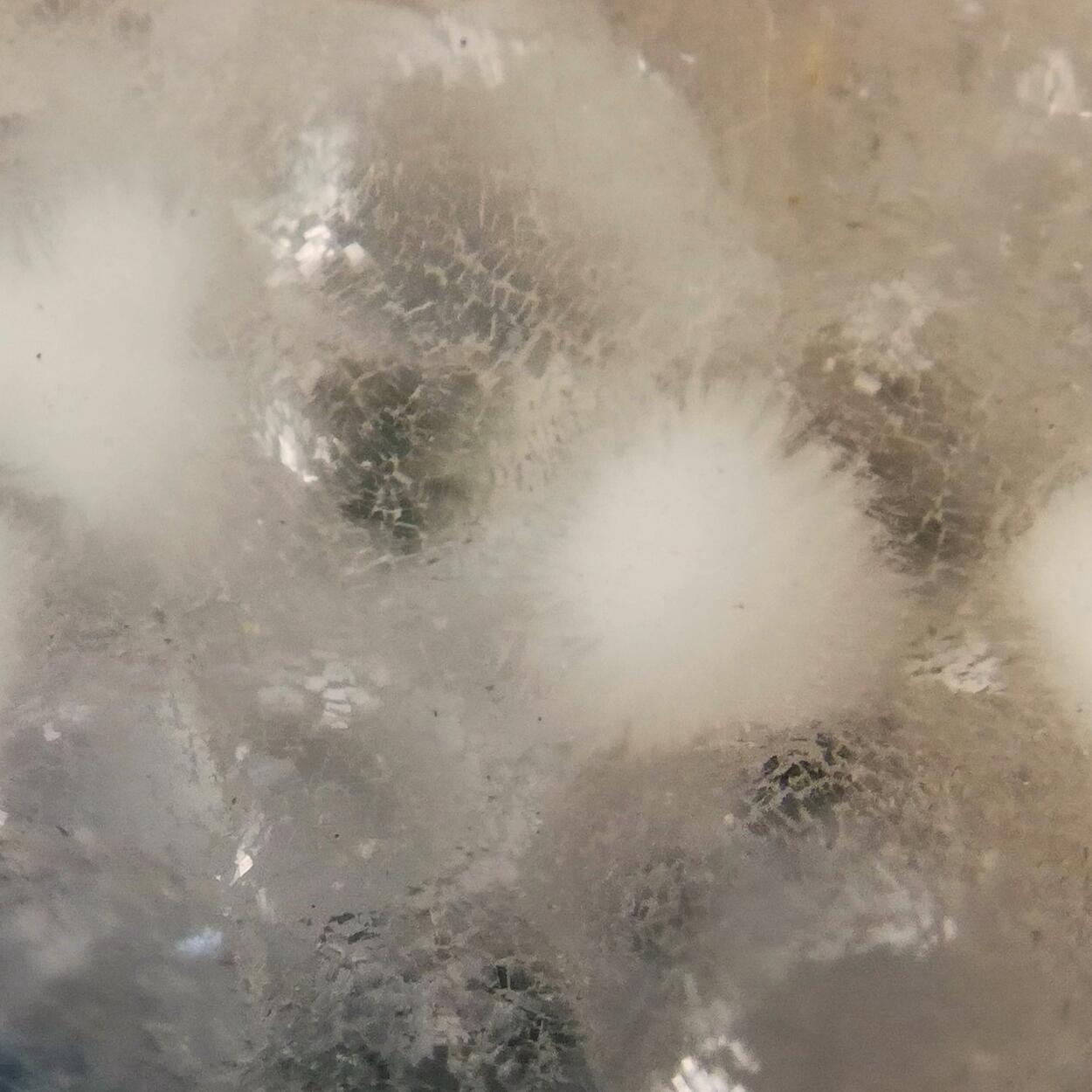 Tobermorite & Thomsonite-Ca