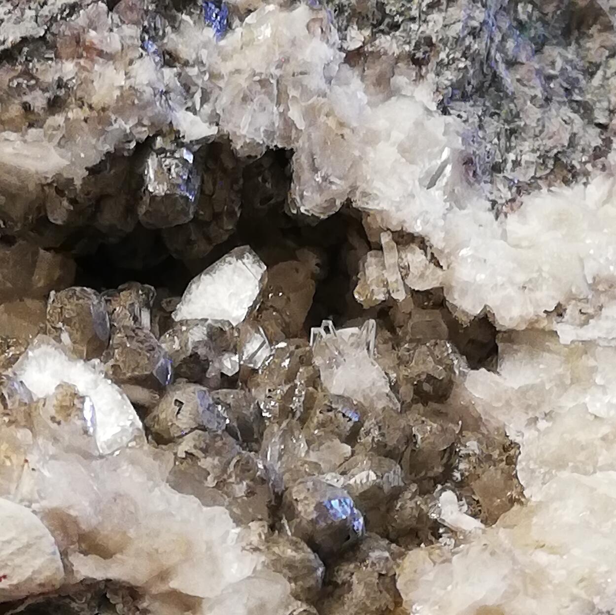 Yugawaralite & Heulandite