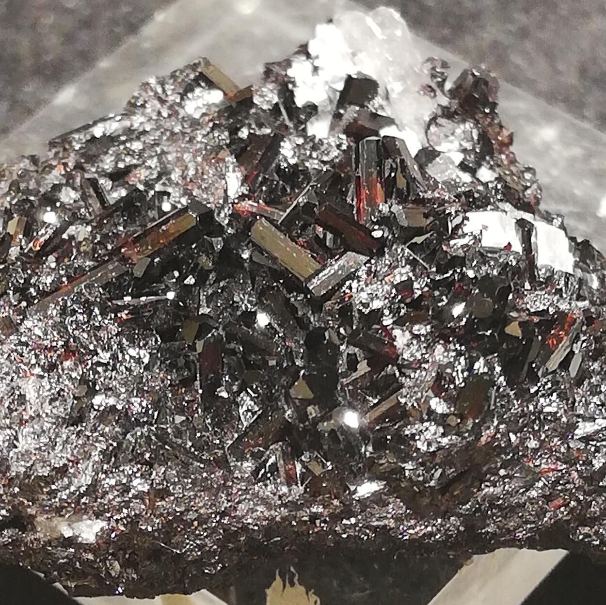 Manganvesuvianite