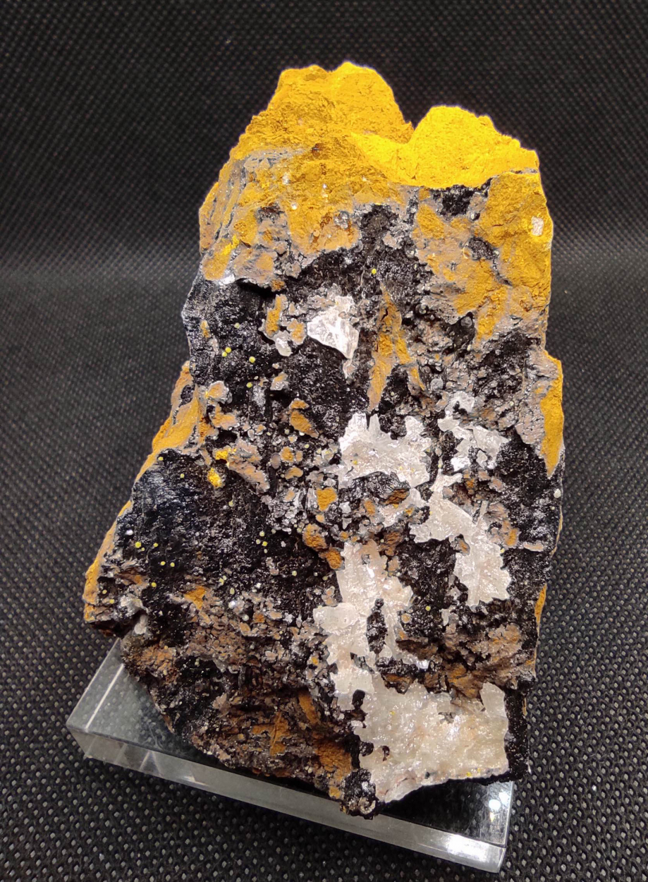 Cerussite Mimetite & Campylite On Limonite & Goethite