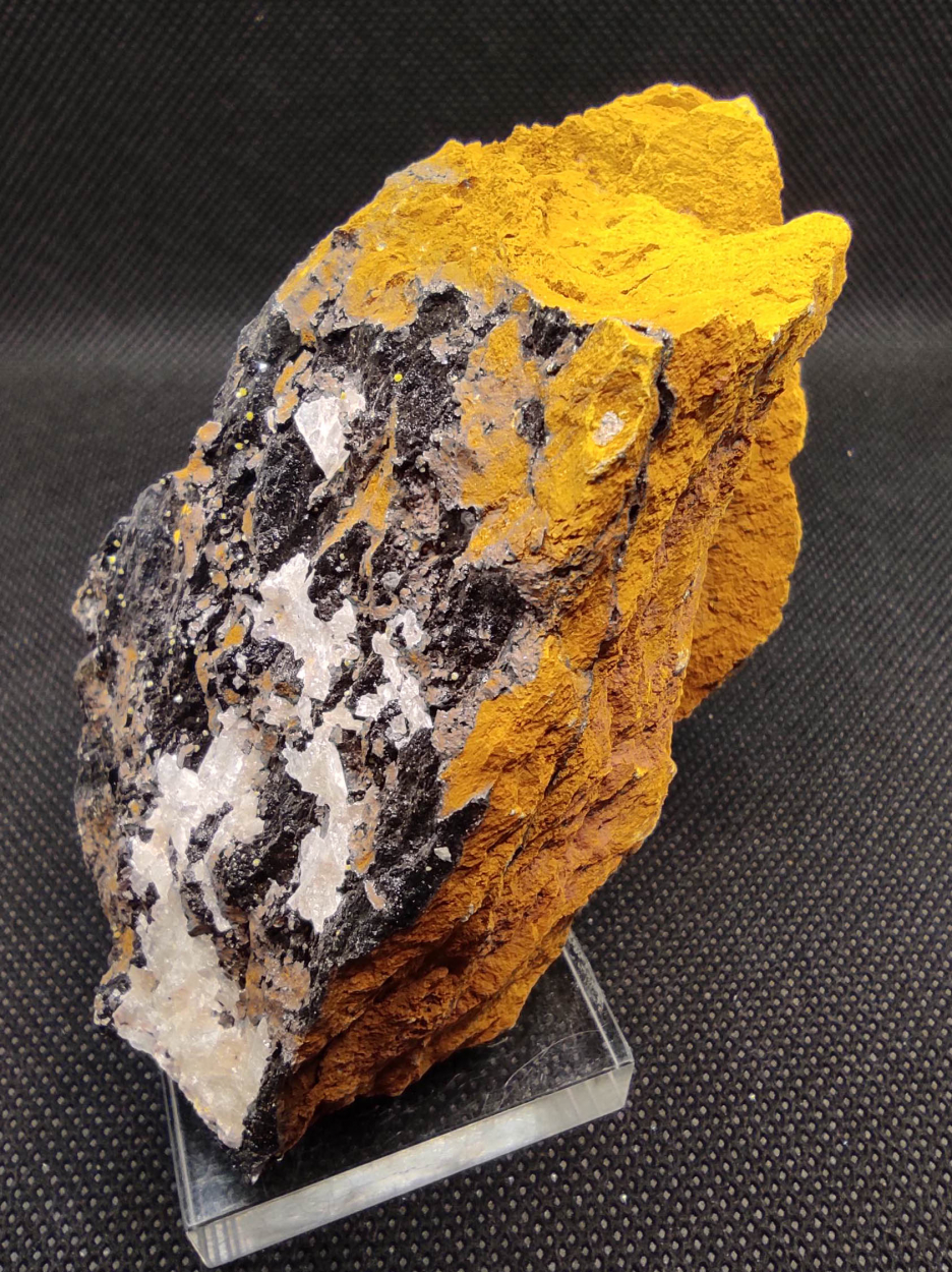 Cerussite Mimetite & Campylite On Limonite & Goethite