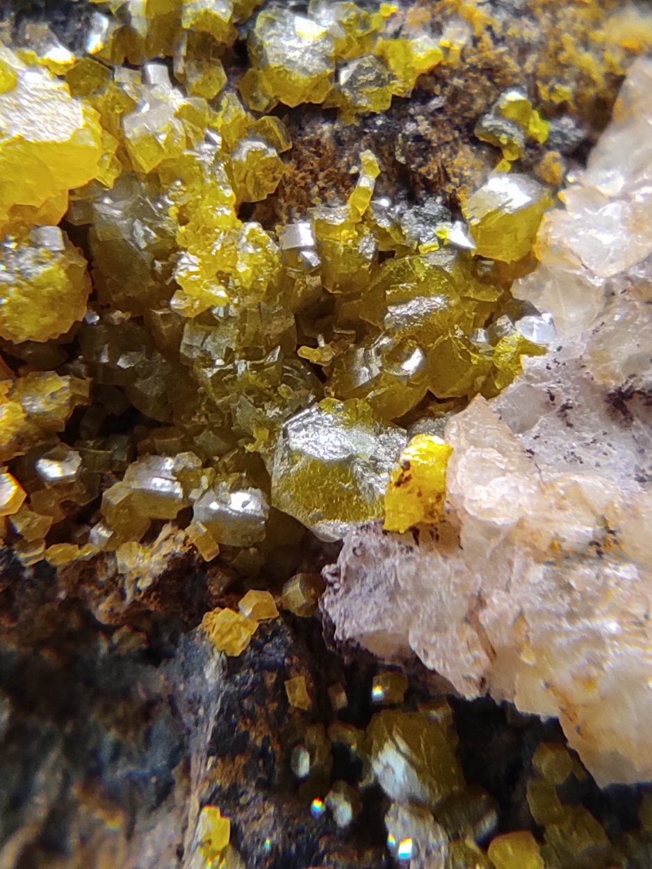 Campylite Mimetite & Cerussite