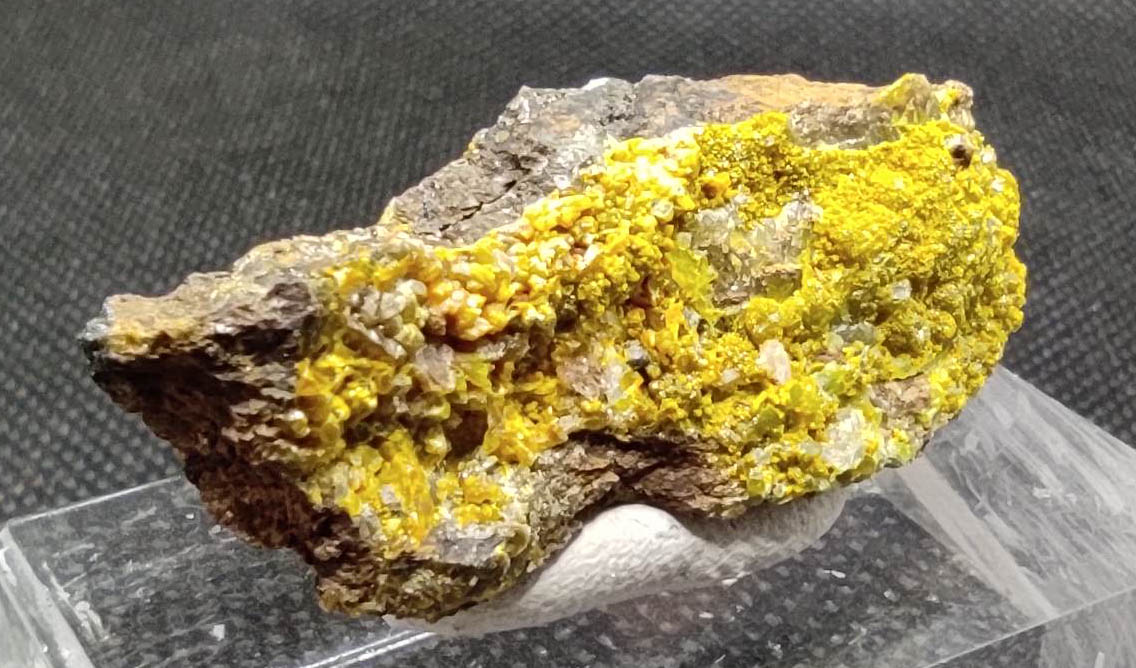 Mimetite Campylite & Cerussite