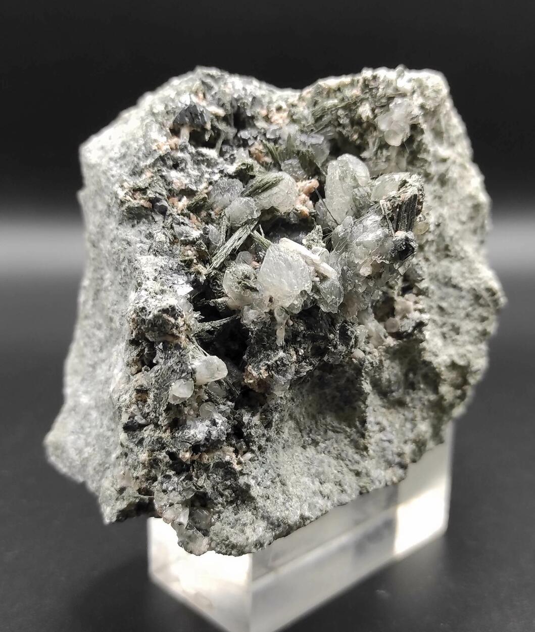 Magnetite Albite Prehnite Tremolite Ferro-actinolite Pyrite & Orthoclase