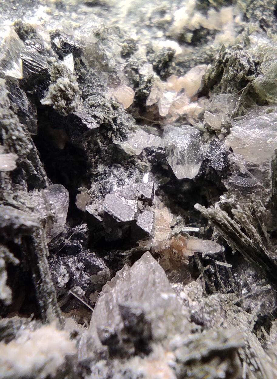 Magnetite Albite Prehnite Tremolite Ferro-actinolite Pyrite & Orthoclase