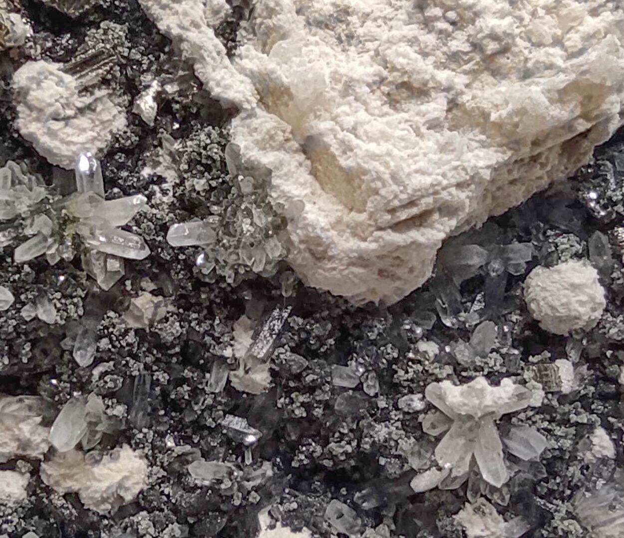 Sphalerite Quartz Rhodochrosite Calcite & Pyrite