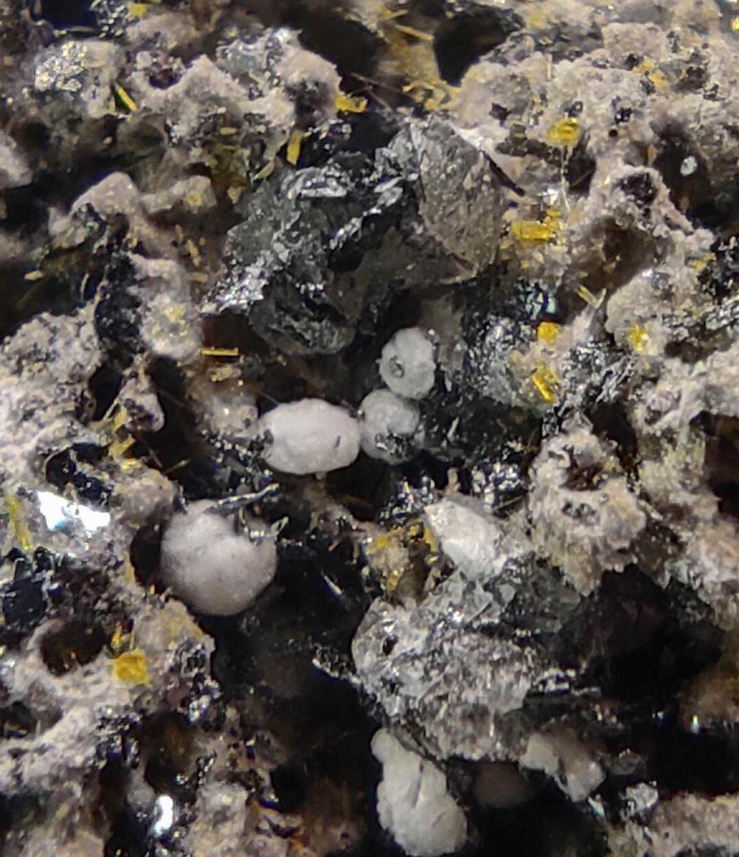 Yuanfuliite Calcite Hematite & Diopside