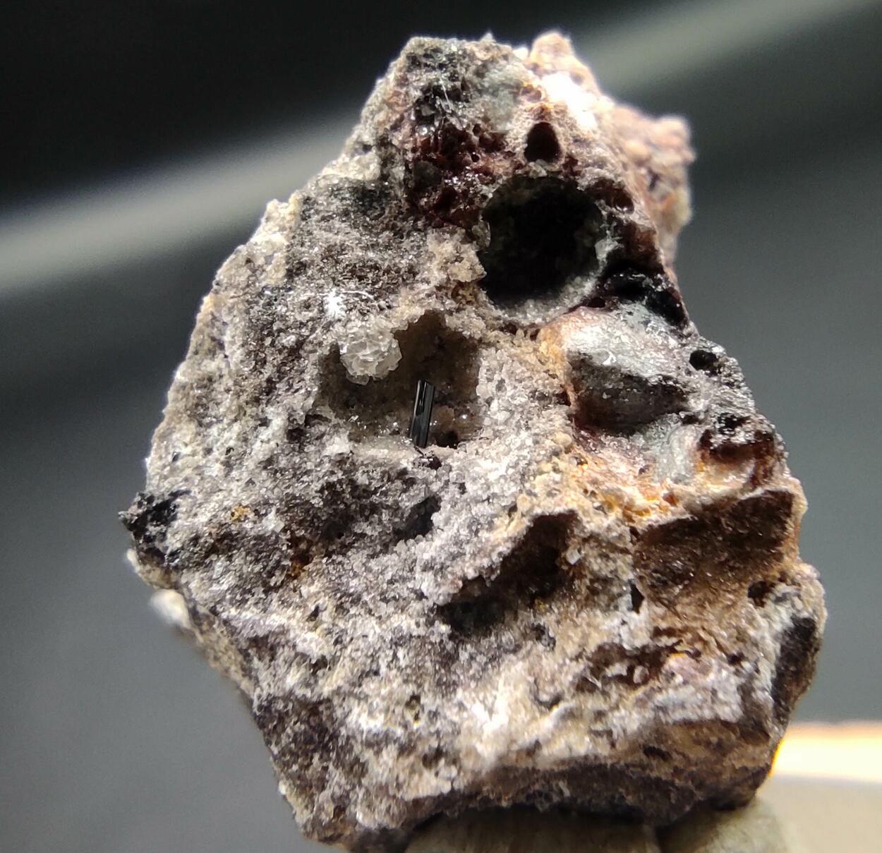 Pseudobrookite & Sanidine