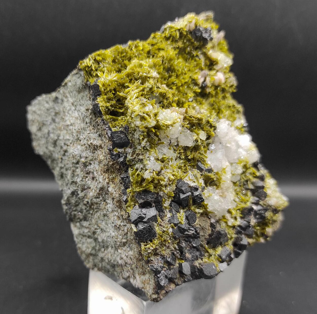 Clinozoisite Calcite & Andradite