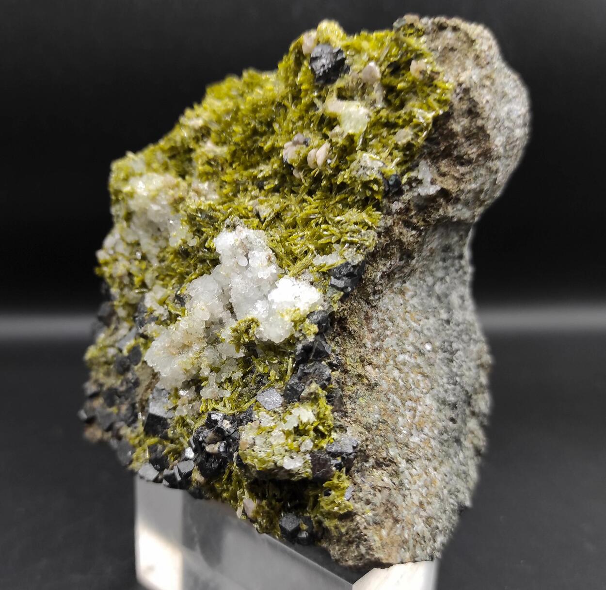 Clinozoisite Calcite & Andradite