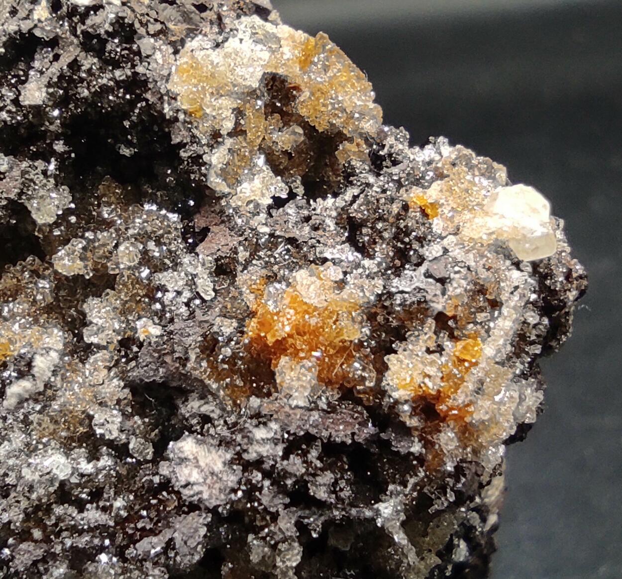 Willemite Mimetite & Cerussite On Goethite