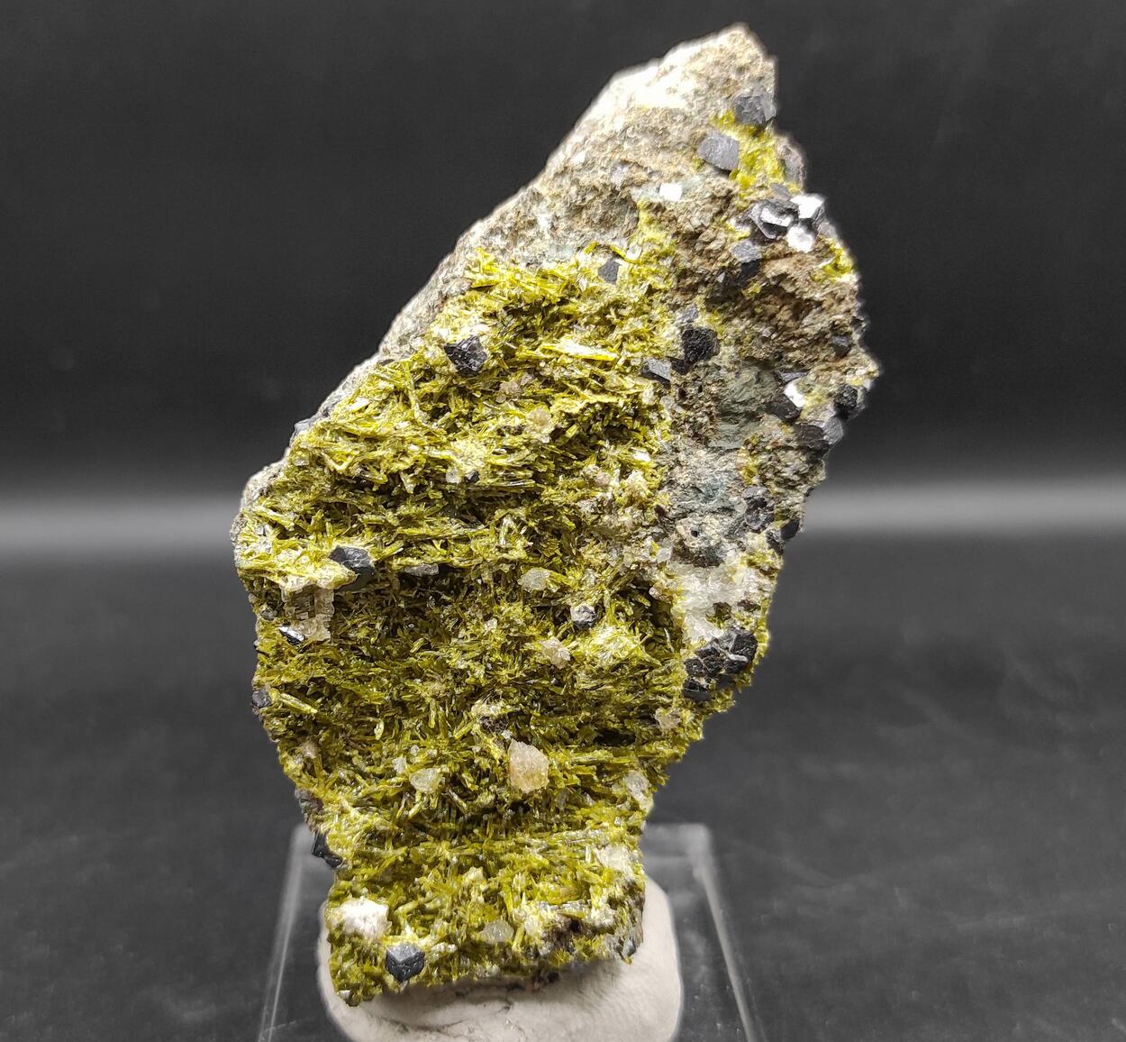 Clinozoisite Calcite & Andradite