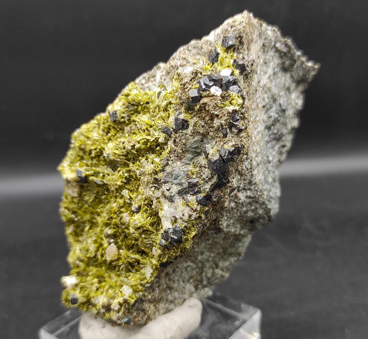 Clinozoisite Calcite & Andradite