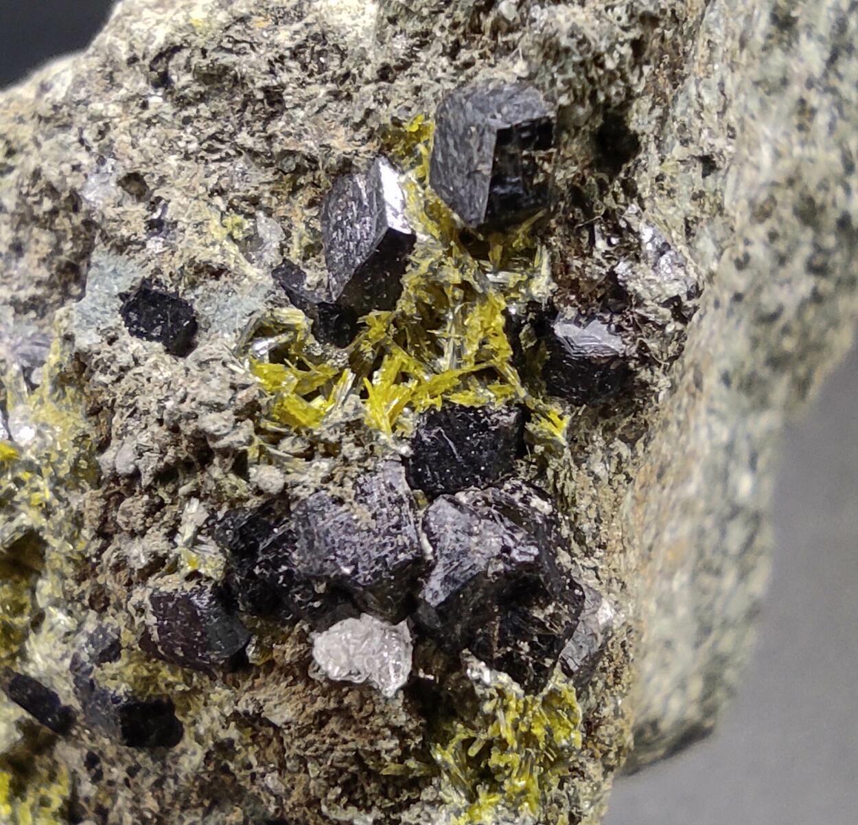 Clinozoisite Calcite & Andradite