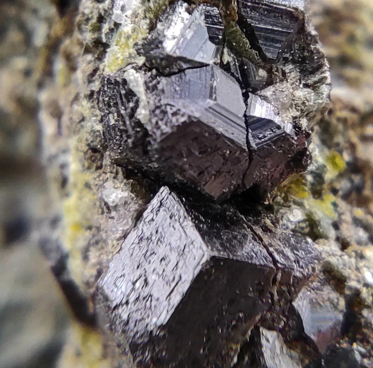 Clinozoisite Calcite & Andradite