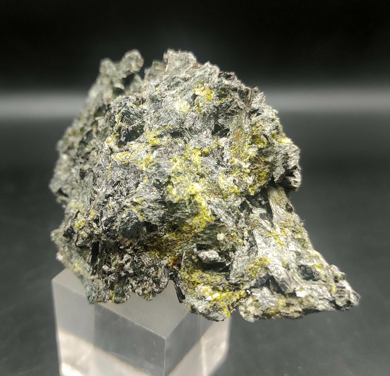 Actinolite Ferro-actinolite & Epidote