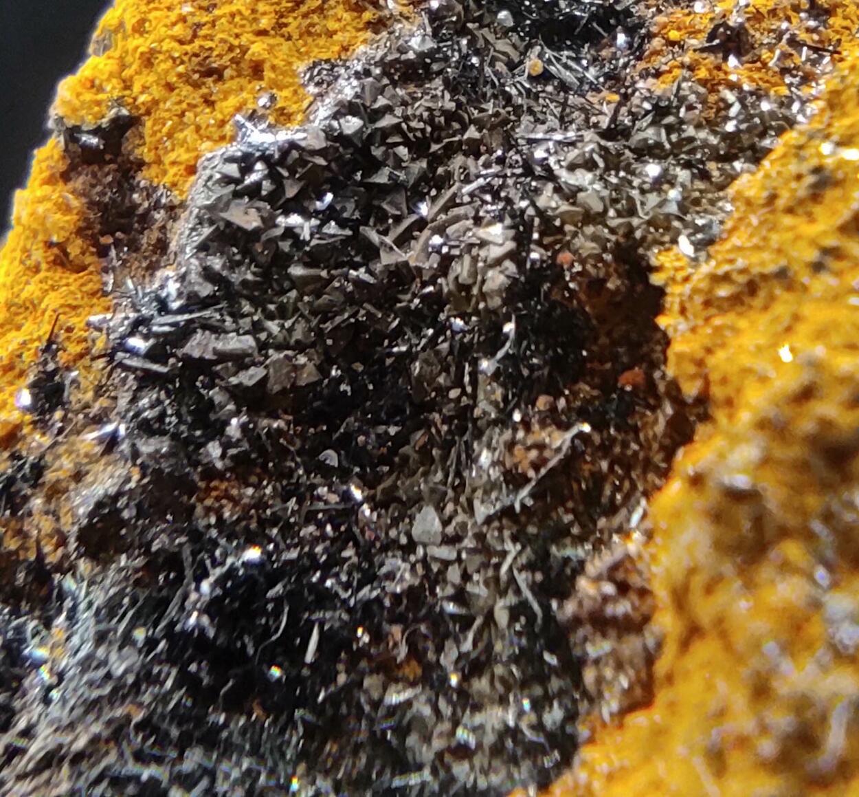 Descloizite & Plattnerite