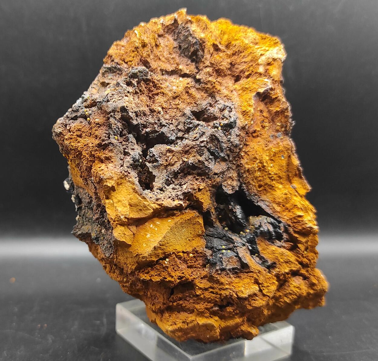 Campylite Mimetite & Cerussite On Limonite & Goethite