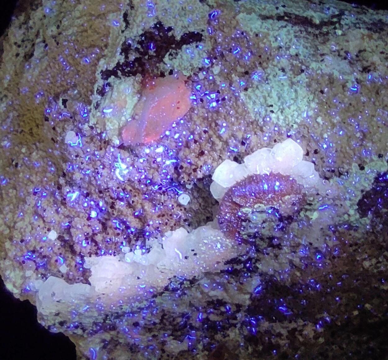 Ferrierite-Mg & Heulandite