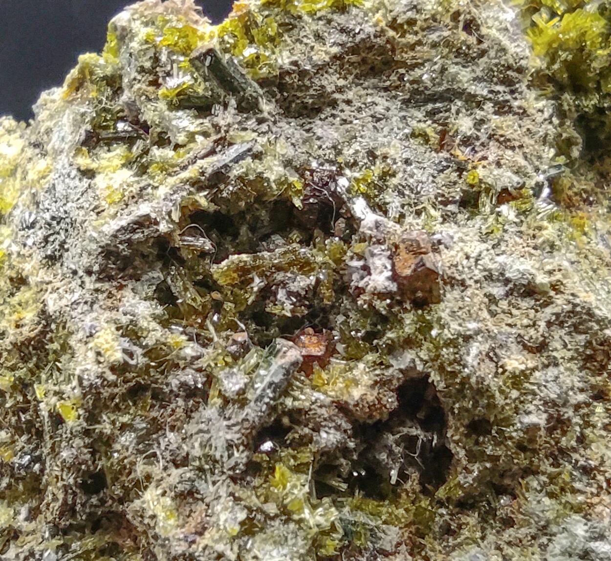 Epidote Ferro-actinolite & Pyrite