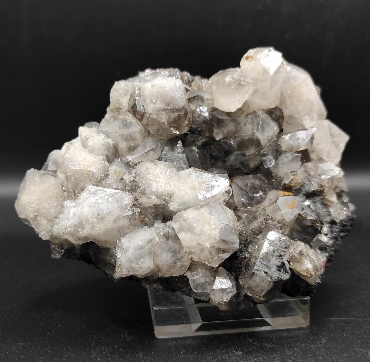 Quartz & Pyrolusite