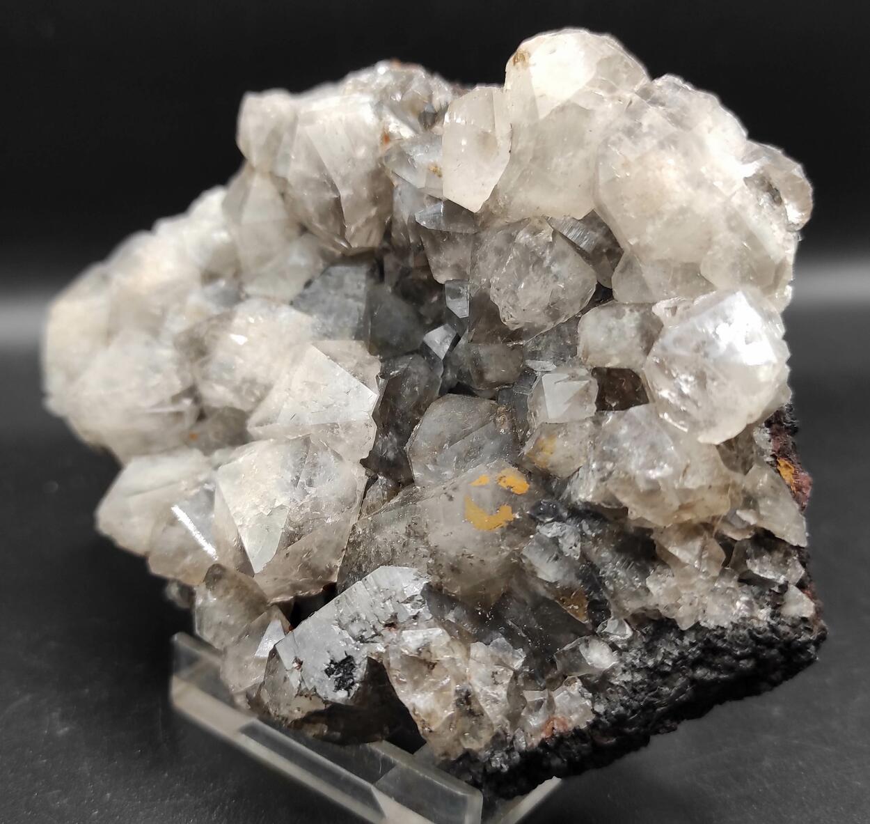 Quartz & Pyrolusite