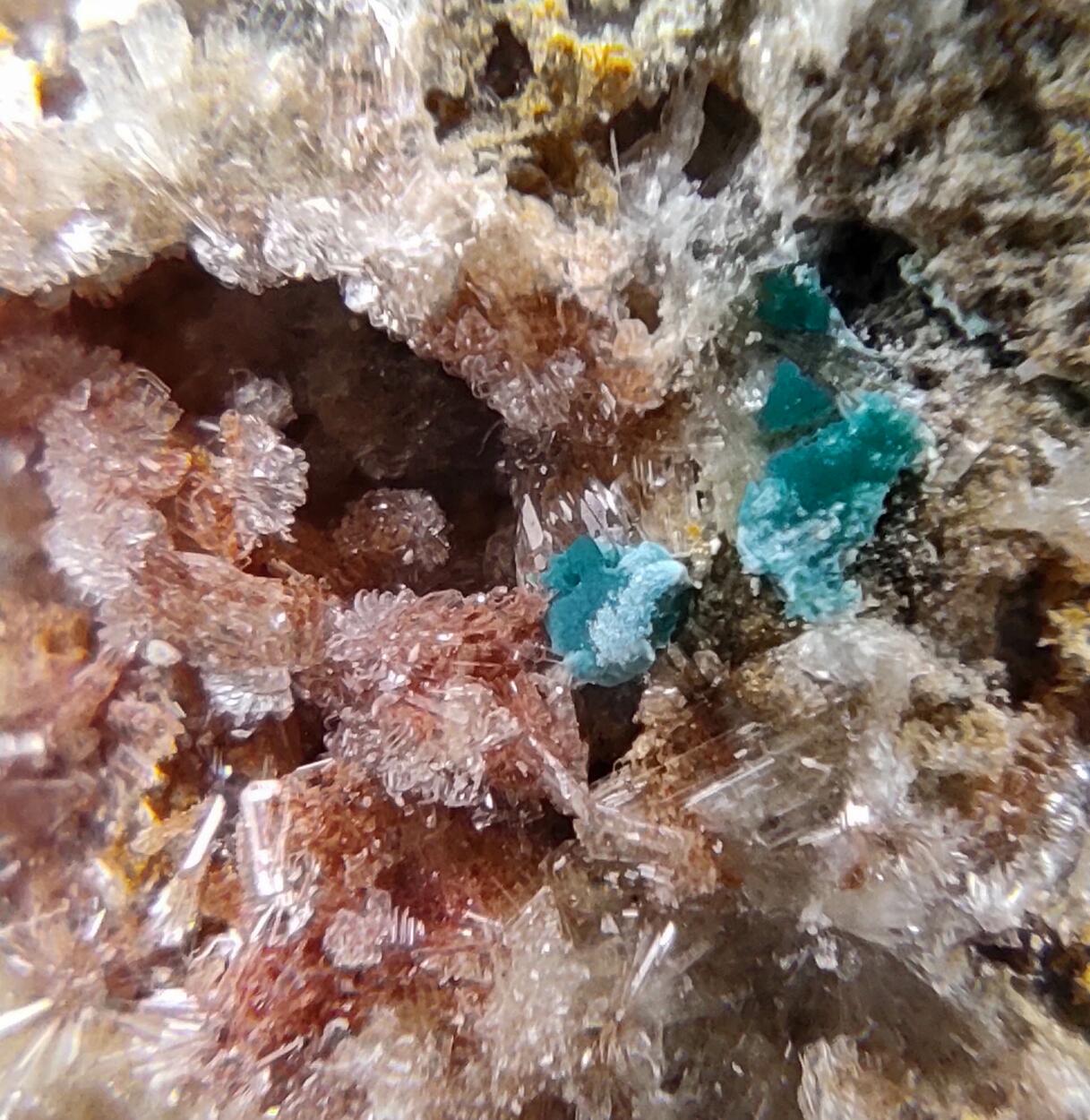 Rosasite Hemimorphite & Mimetite