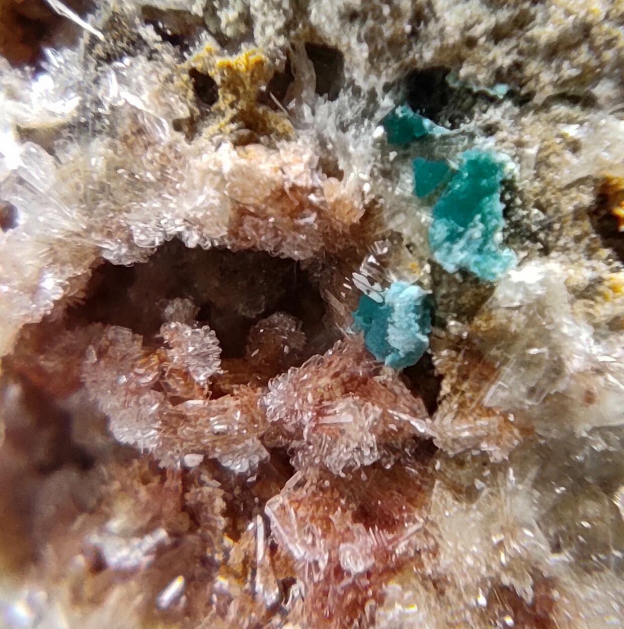 Rosasite Hemimorphite & Mimetite