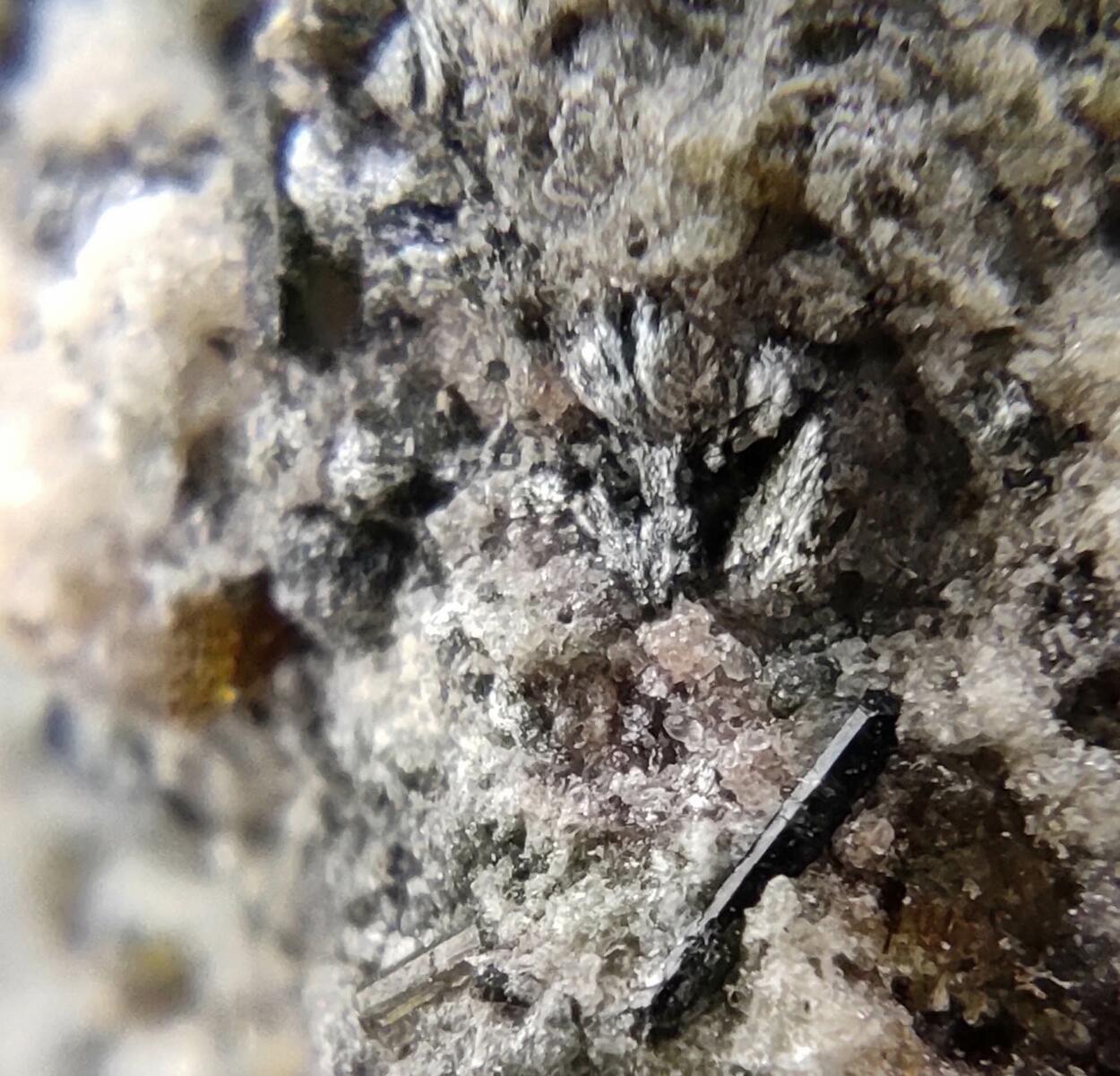 Analcime Titanite Calcite Hematite Prehnite & Actinolite