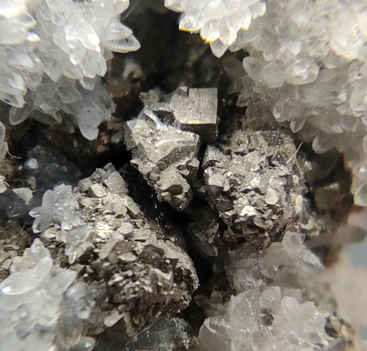 Pyrite Quartz & Baryte