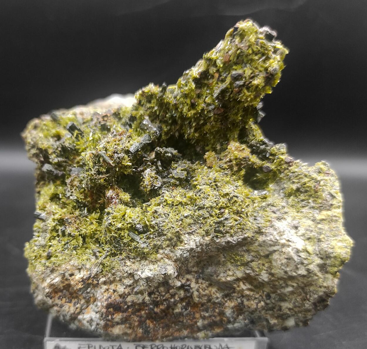Epidote Ferro-actinolite & Pyrite