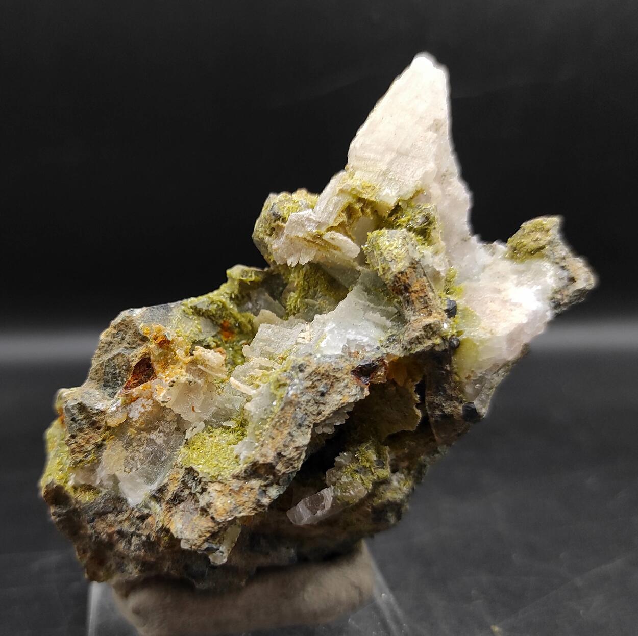 Clinozoisite Calcite & Andradite