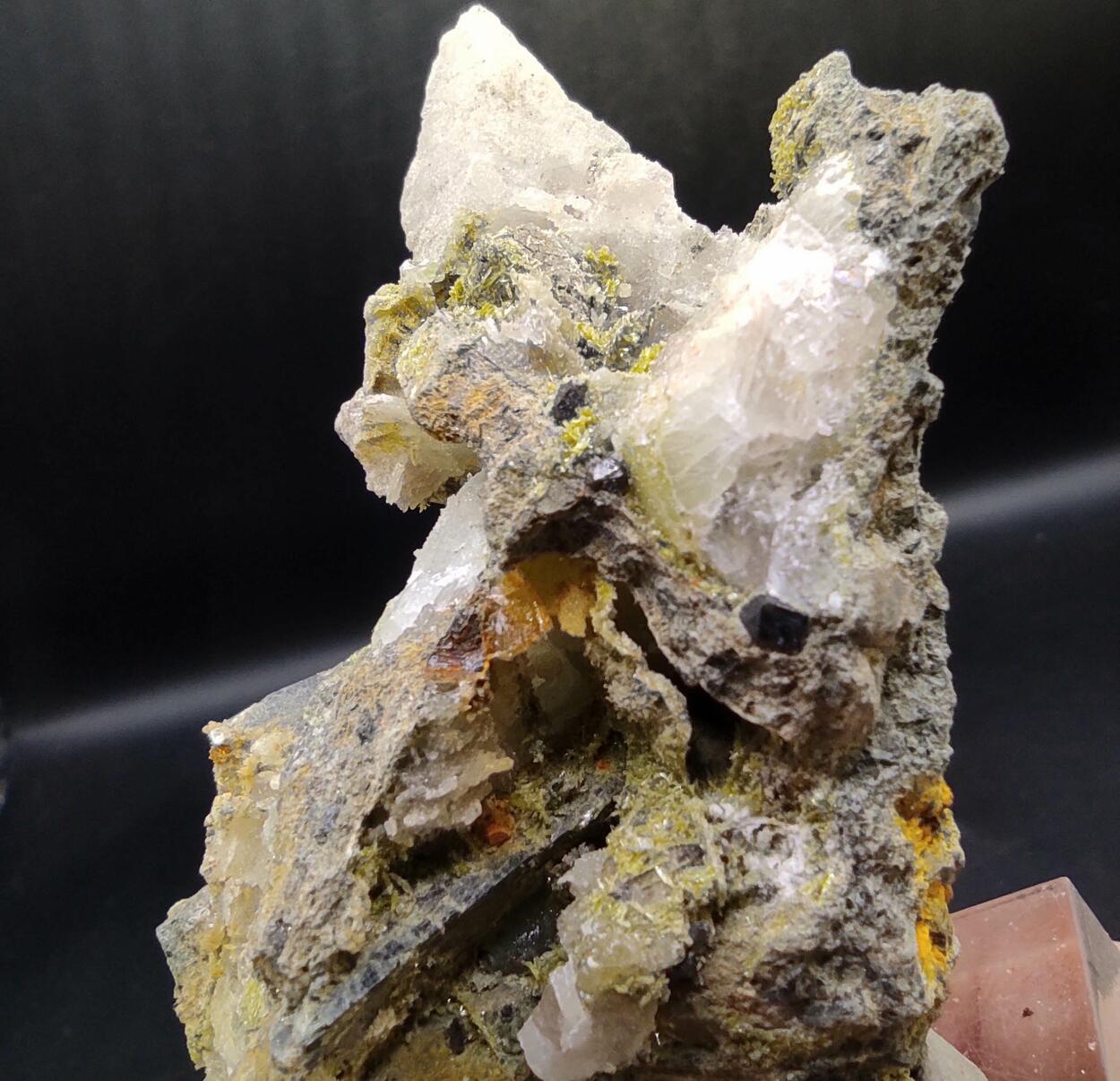 Clinozoisite Calcite & Andradite