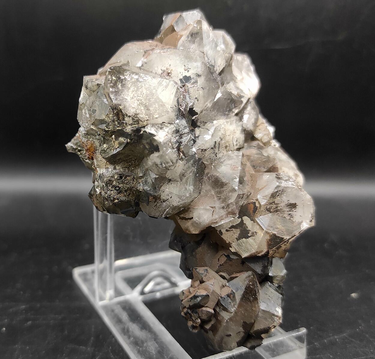Quartz & Pyrolusite