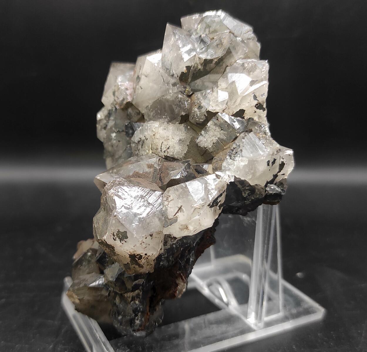 Quartz & Pyrolusite
