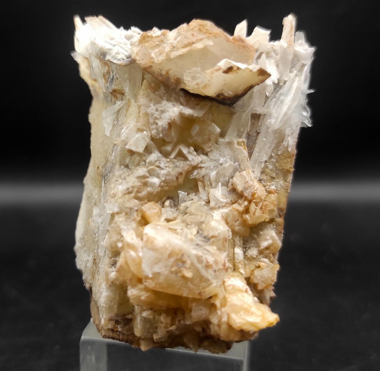 Aragonite On Dolomite
