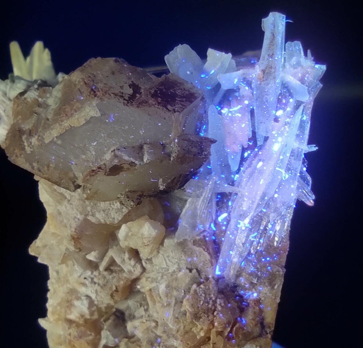 Aragonite On Dolomite