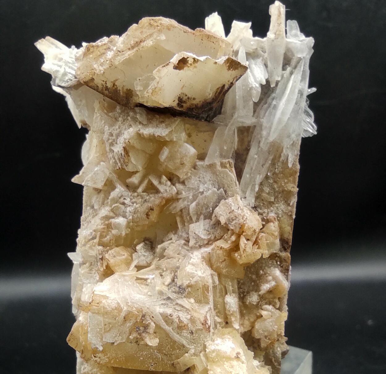 Aragonite On Dolomite