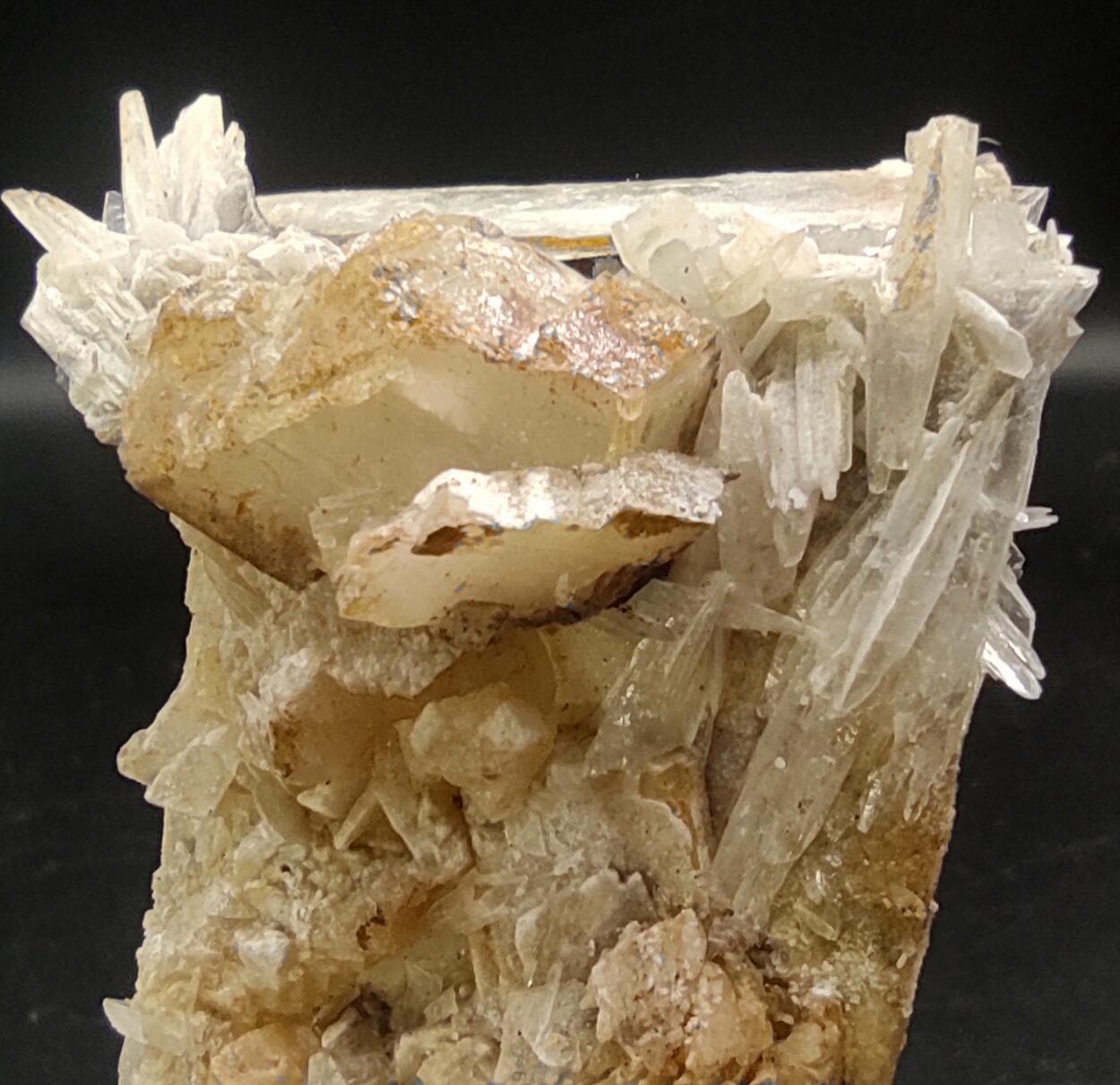 Aragonite On Dolomite