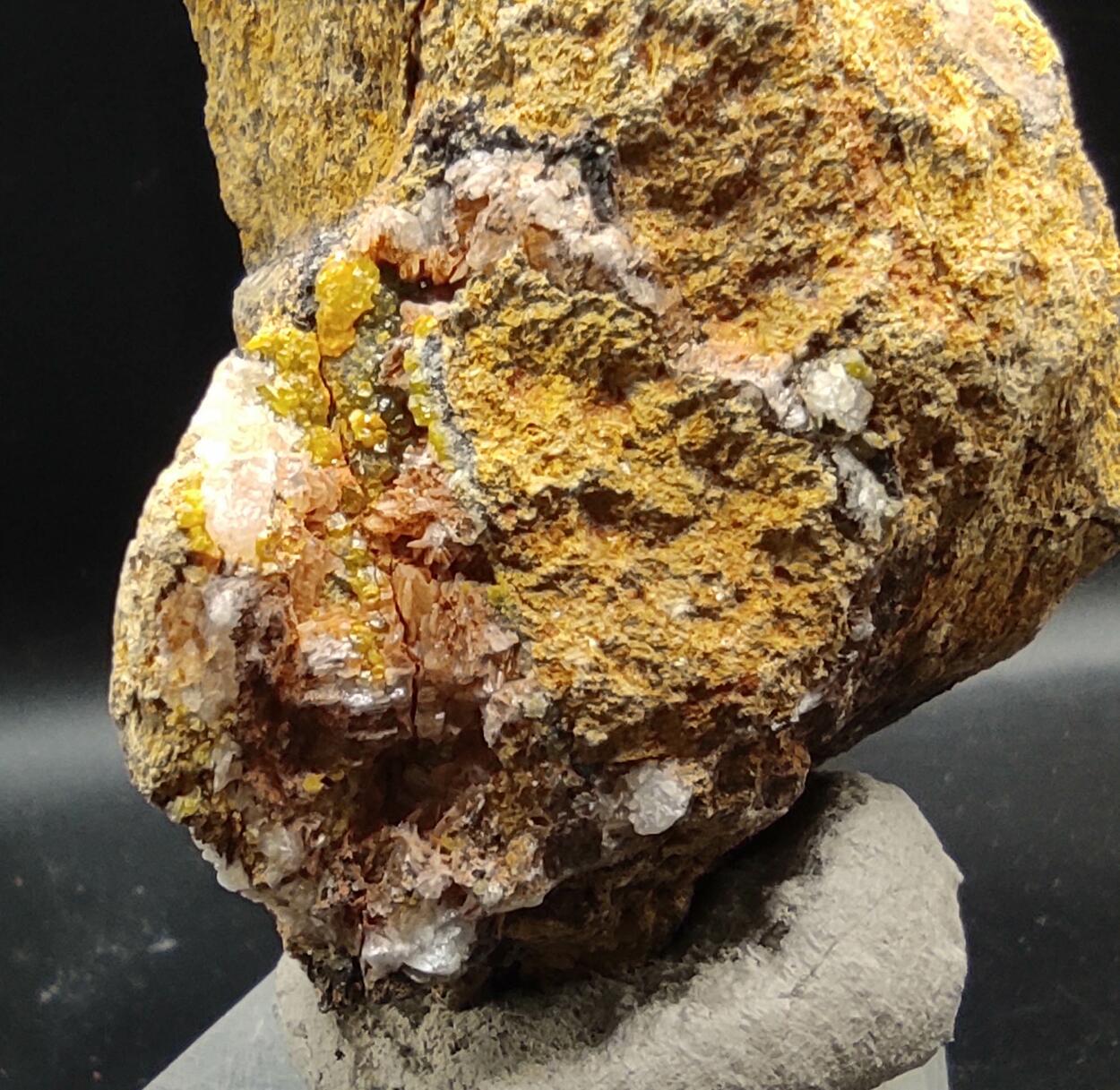 Campylite Mimetite & Cerussite On Limonite & Goethite