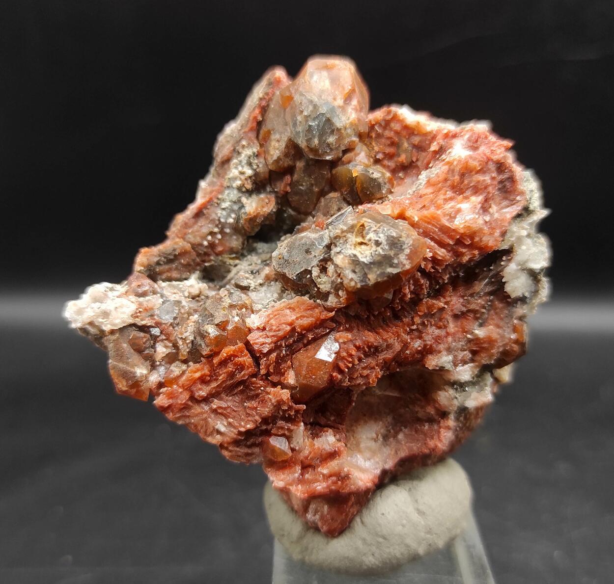 Eisenkiesel On Gypsum