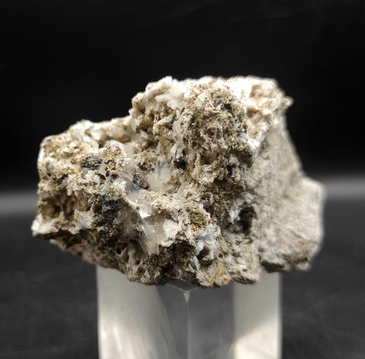 Albite Titanite Ferro-actinolite Pyrite Prehnite & Calcite